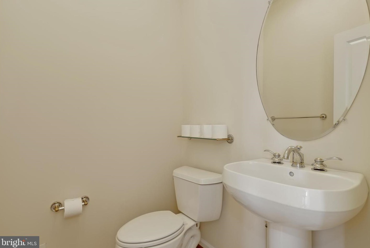 42494 Regal Wood Dr, Ashburn VA  20148-5626 exterior