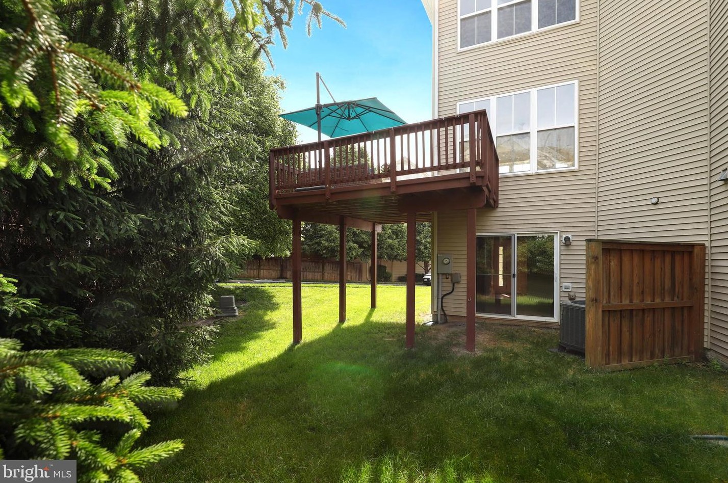 42494 Regal Wood Dr, Ashburn VA  20148-5626 exterior