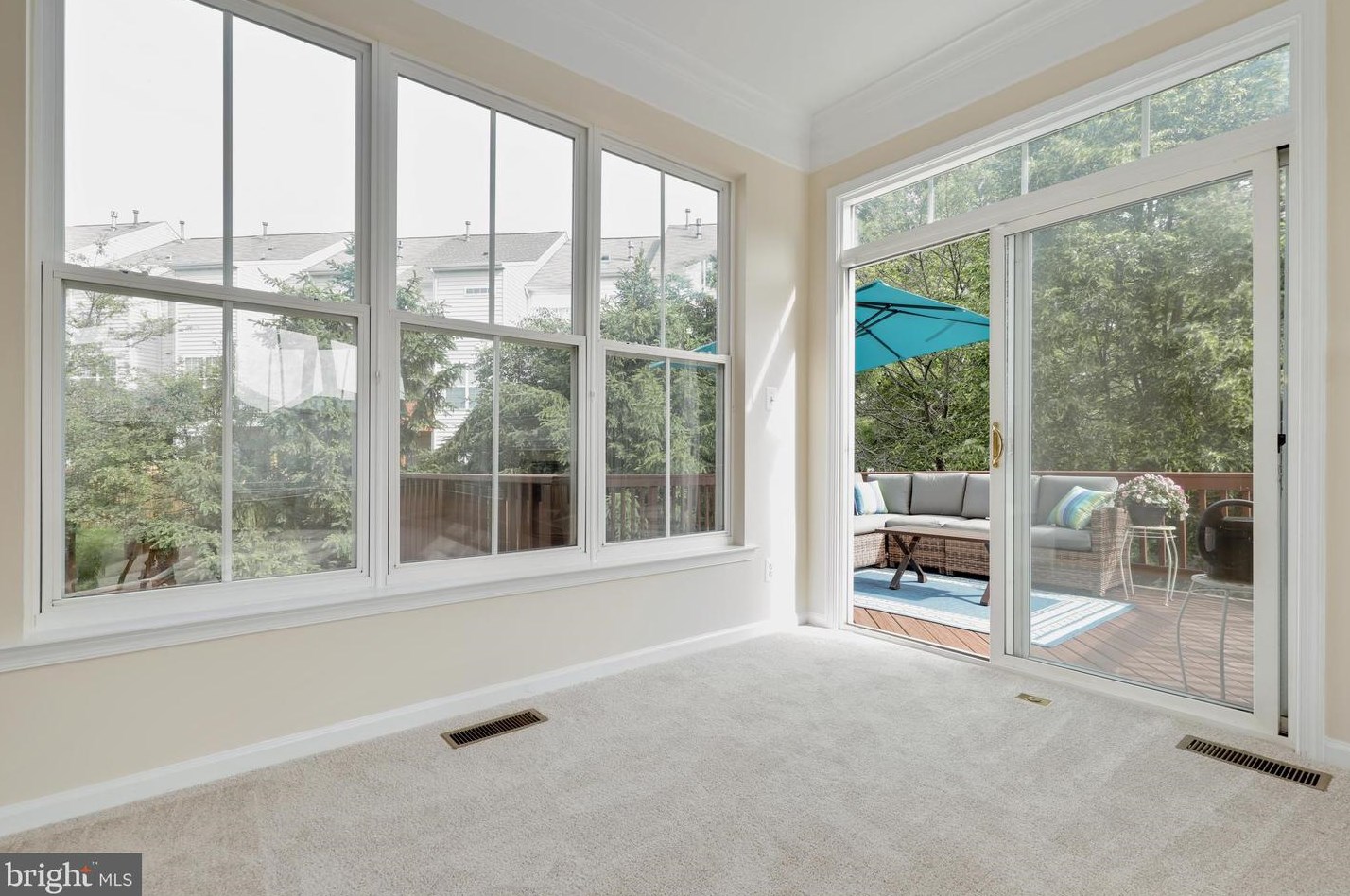 42494 Regal Wood Dr, Ashburn VA  20148-5626 exterior