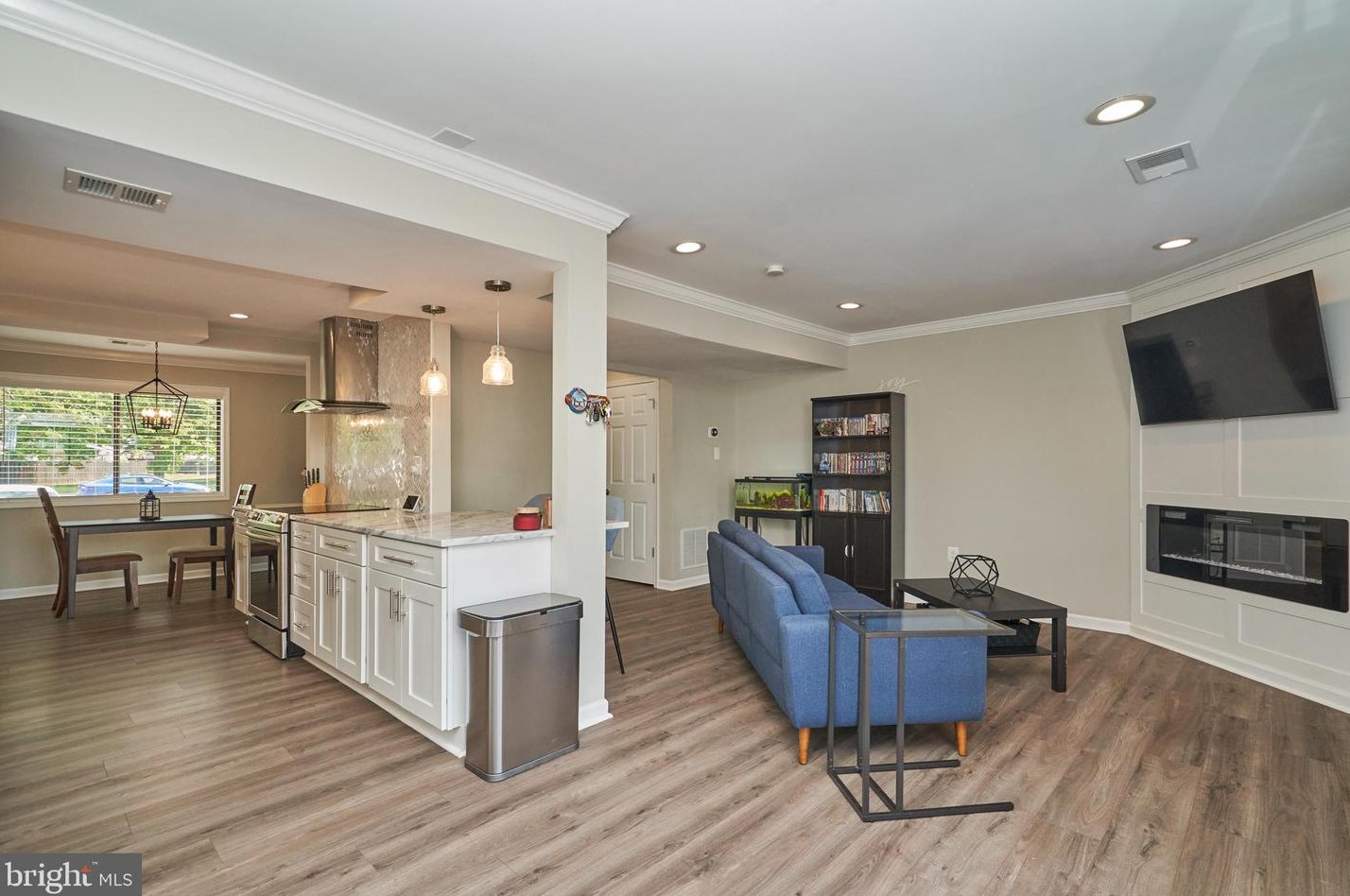 181 Cottage Rd, Dulles VA  20164-1305 exterior