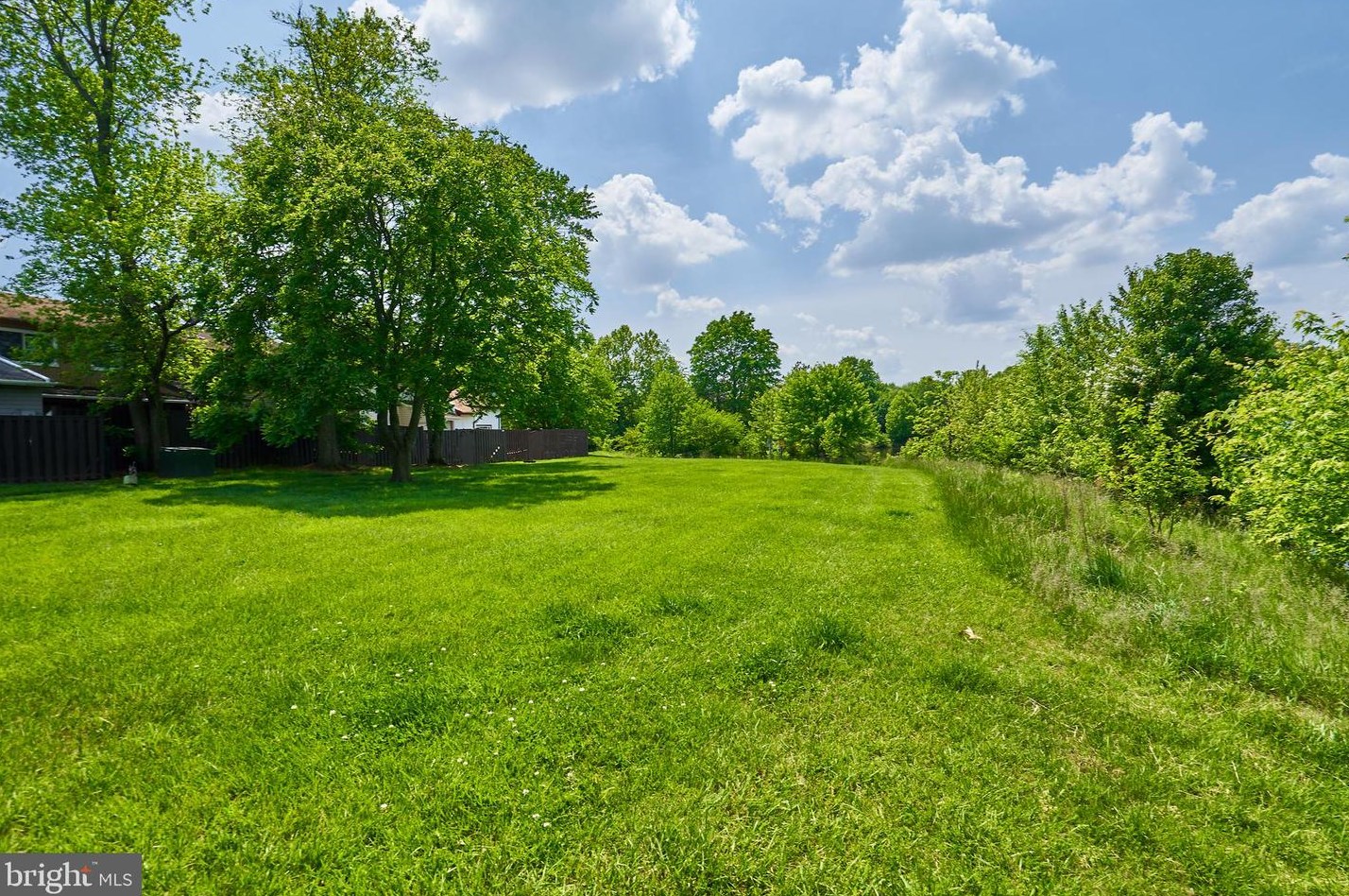 181 Cottage Rd, Dulles VA  20164-1305 exterior