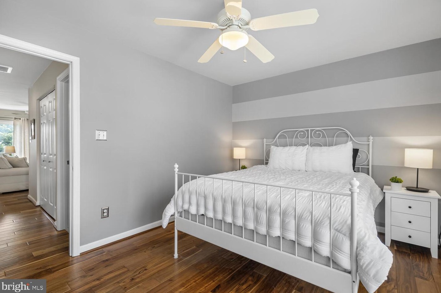 42805 Pilgrim Sq, Fairfax VA  20152-3928 exterior