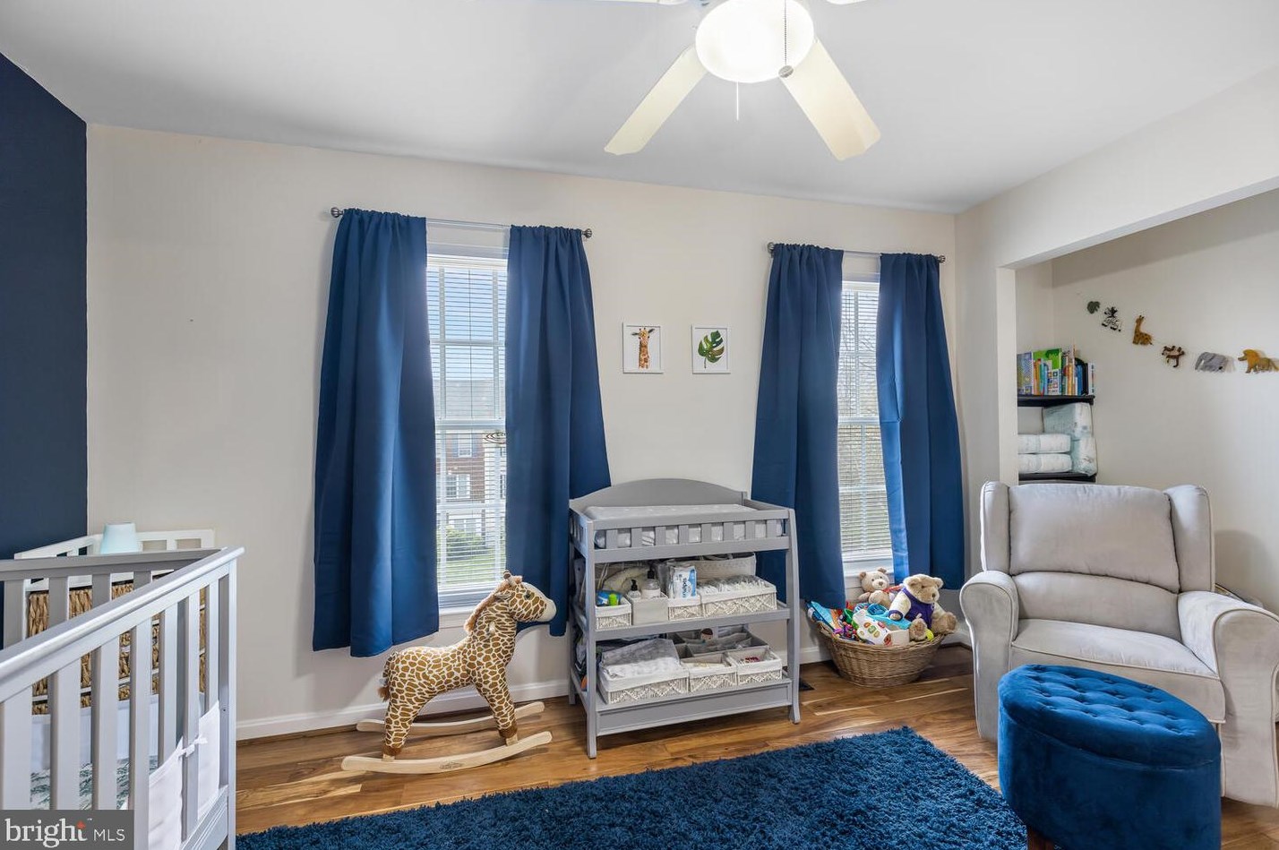 42805 Pilgrim Sq, Fairfax VA  20152-3928 exterior