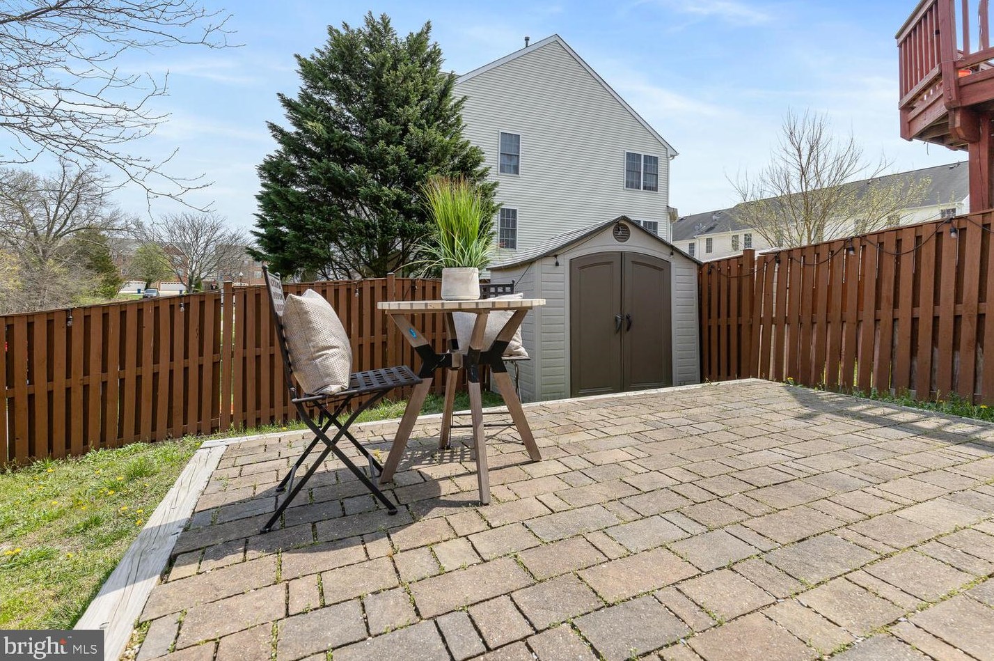 42805 Pilgrim Sq, Fairfax VA  20152-3928 exterior