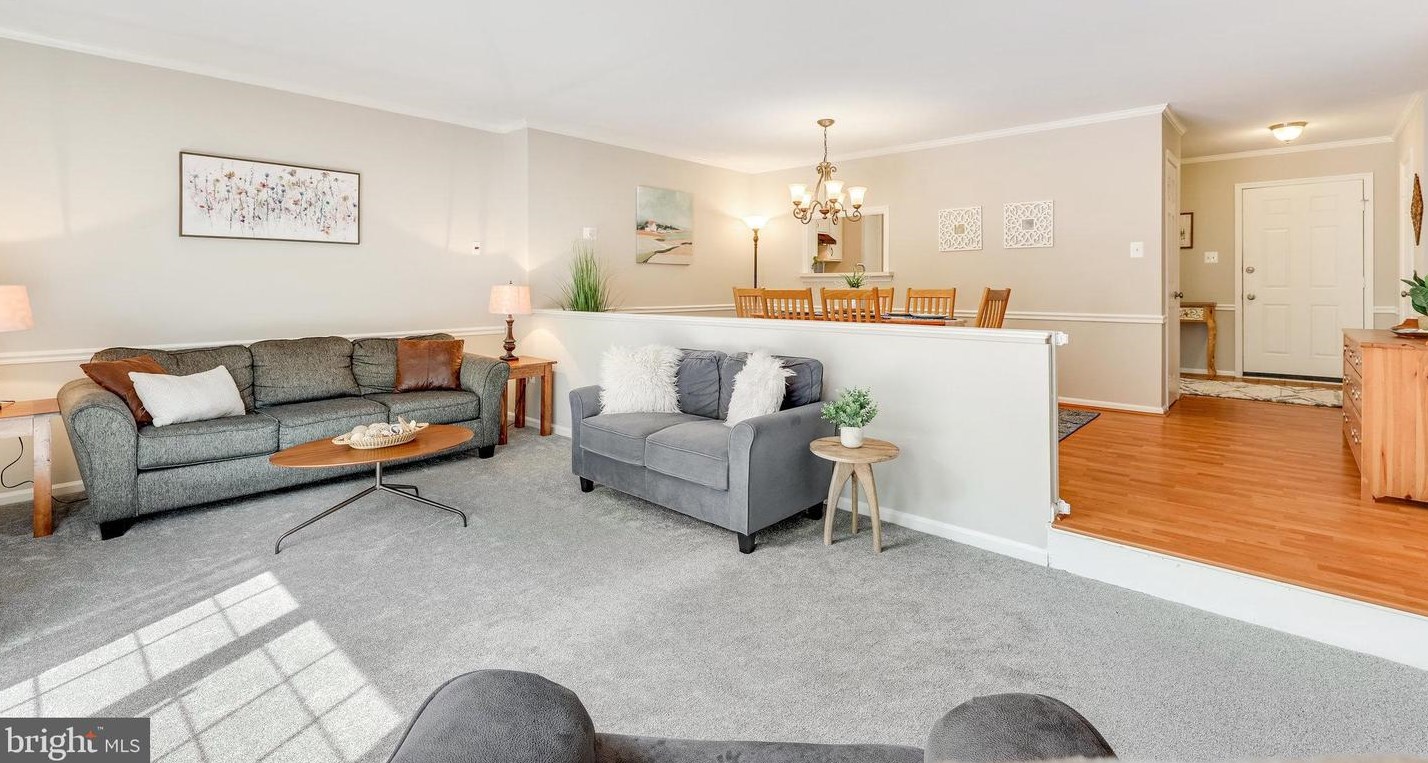 5 Vandercastel Rd, Dulles VA  20165-5622 exterior