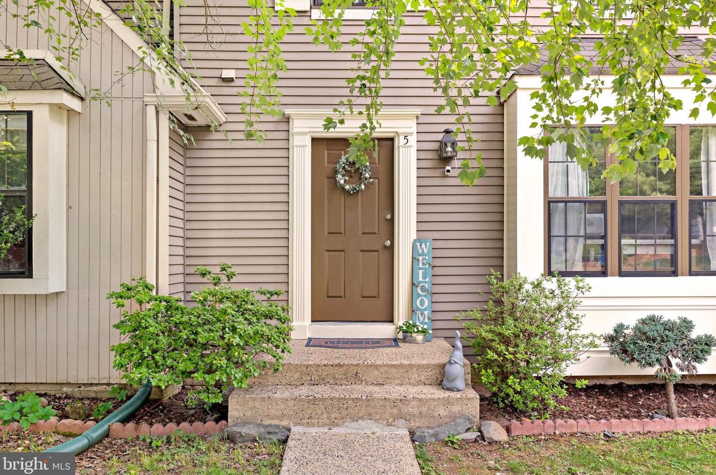 5 Vandercastel Rd, Dulles VA  20165-5622 exterior