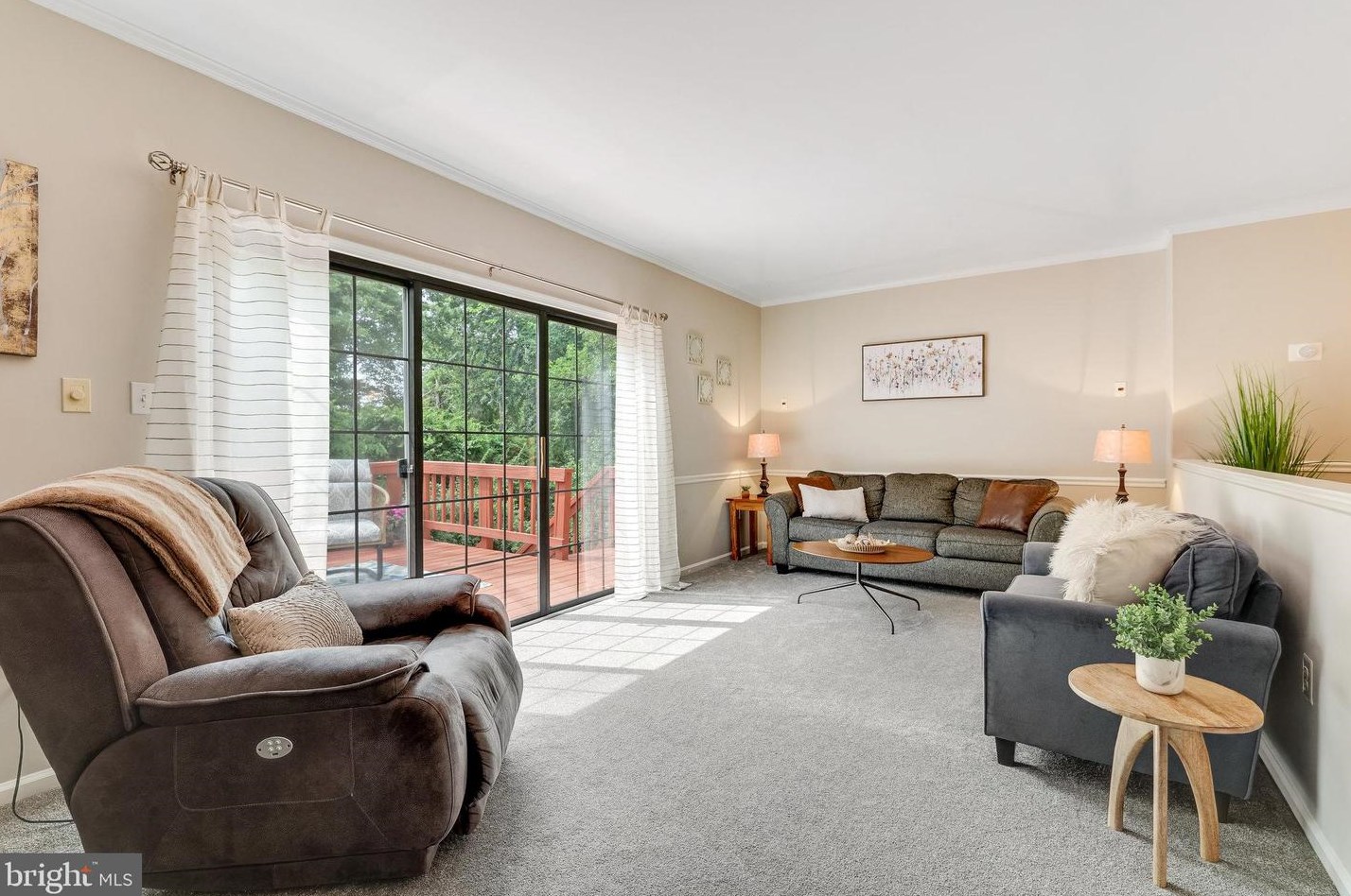 5 Vandercastel Rd, Dulles VA  20165-5622 exterior