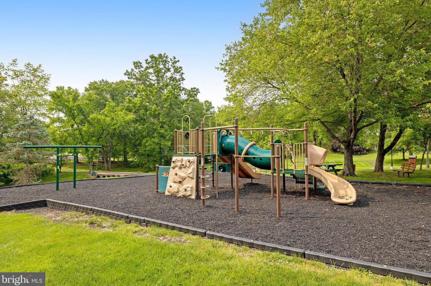 5 Vandercastel Rd, Dulles VA  20165-5622 exterior