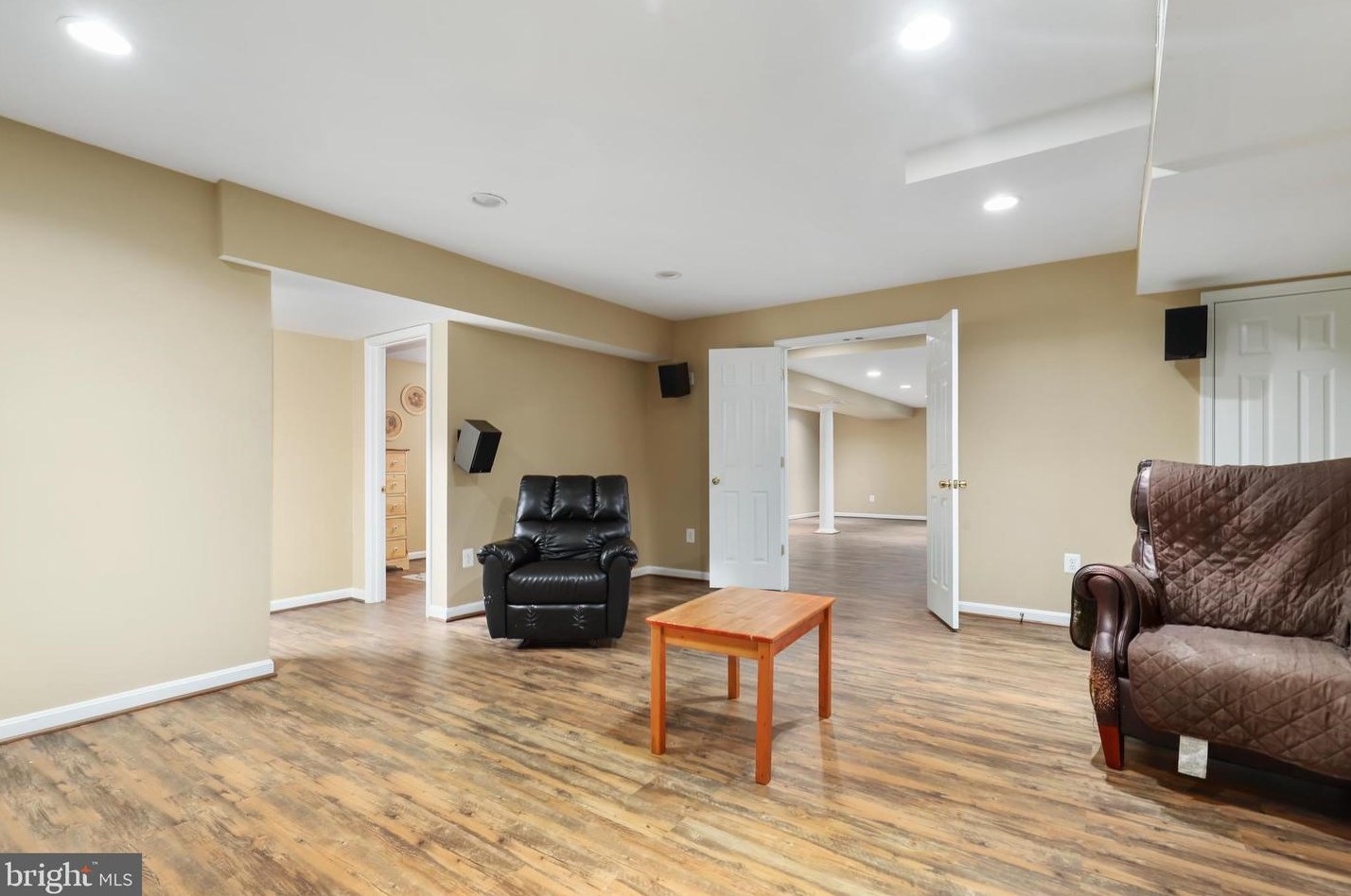 20797 Iris Dr, Dulles VA  20165-8712 exterior