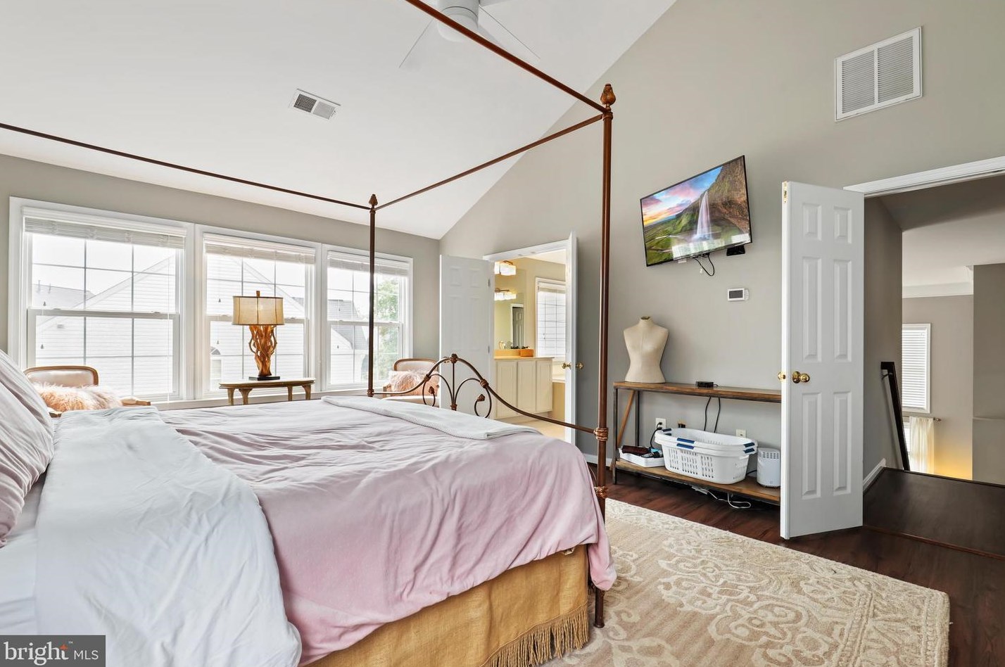 20797 Iris Dr, Dulles VA  20165-8712 exterior