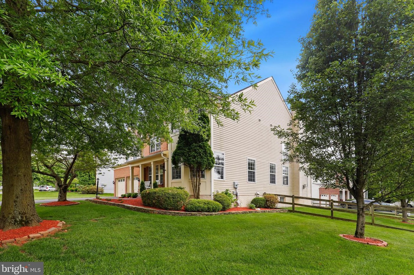 20797 Iris Dr, Dulles VA  20165-8712 exterior