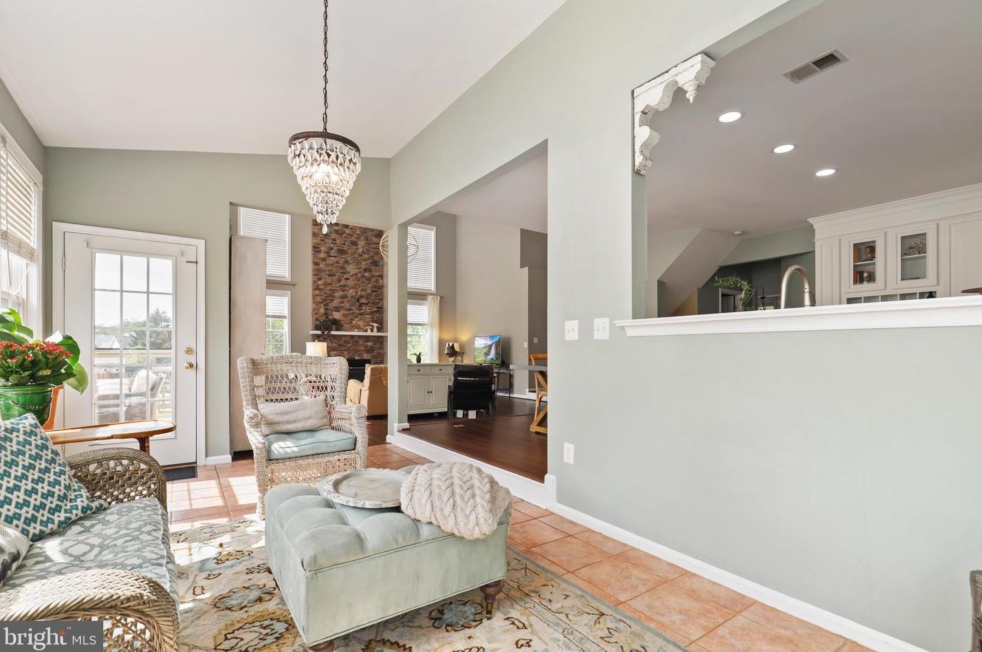 20797 Iris Dr, Dulles VA  20165-8712 exterior