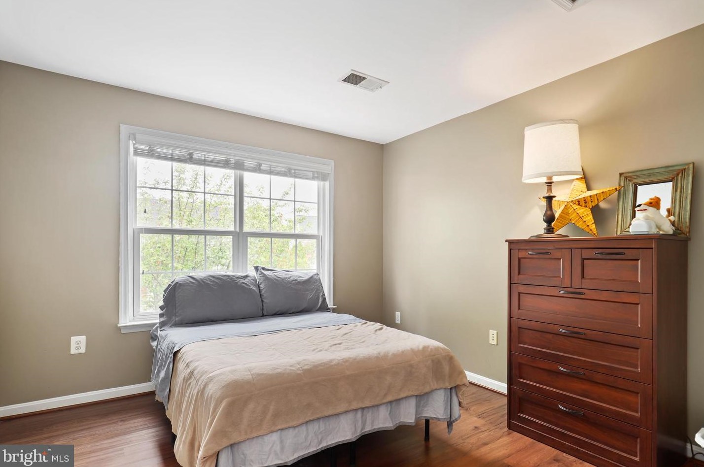 20797 Iris Dr, Dulles VA  20165-8712 exterior