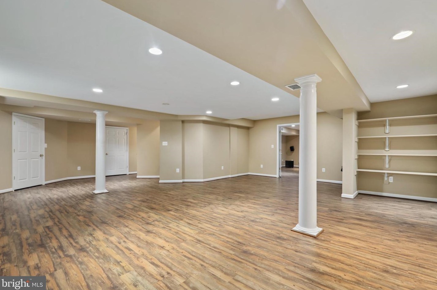 20797 Iris Dr, Dulles VA  20165-8712 exterior