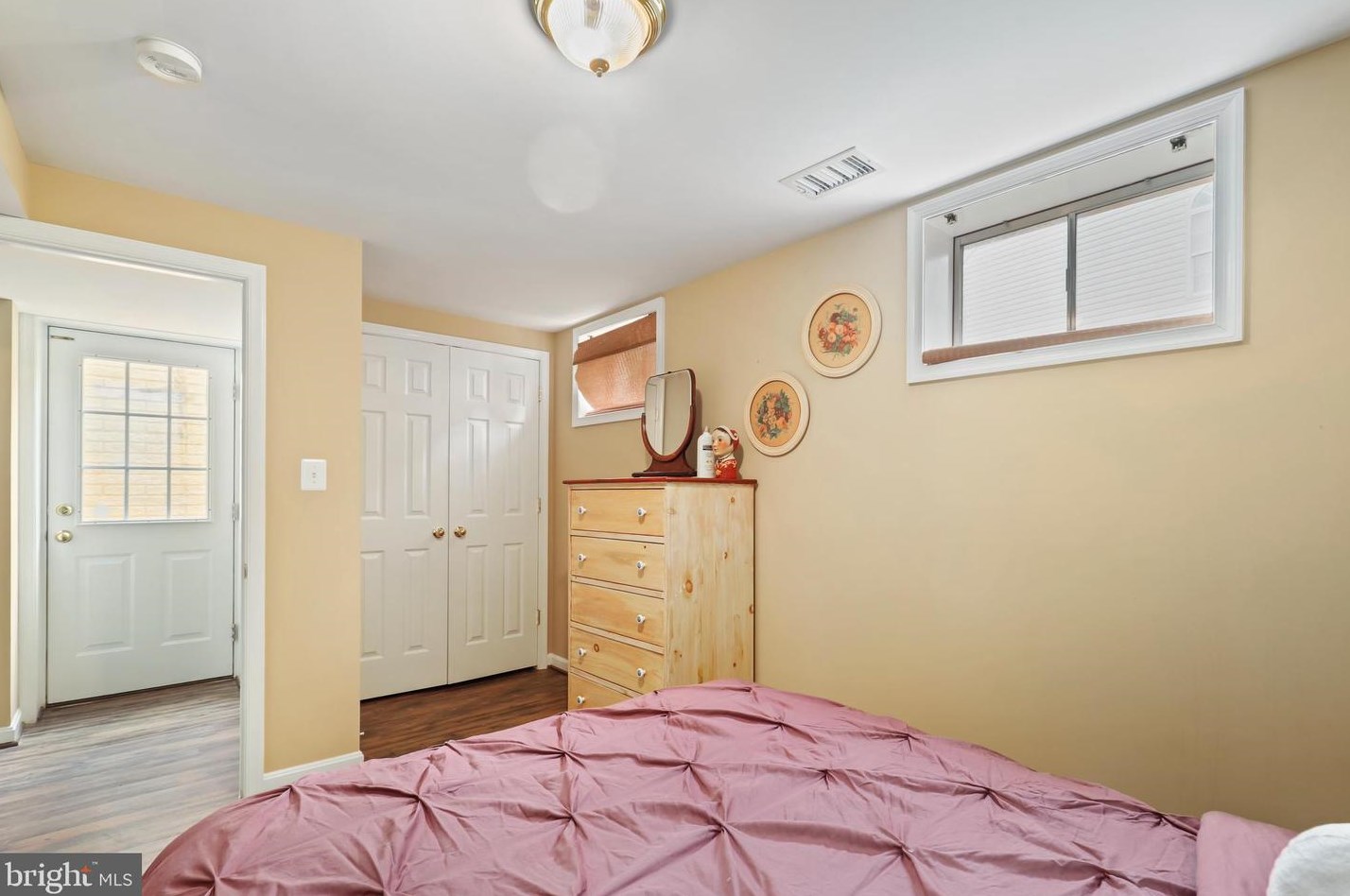 20797 Iris Dr, Dulles VA  20165-8712 exterior