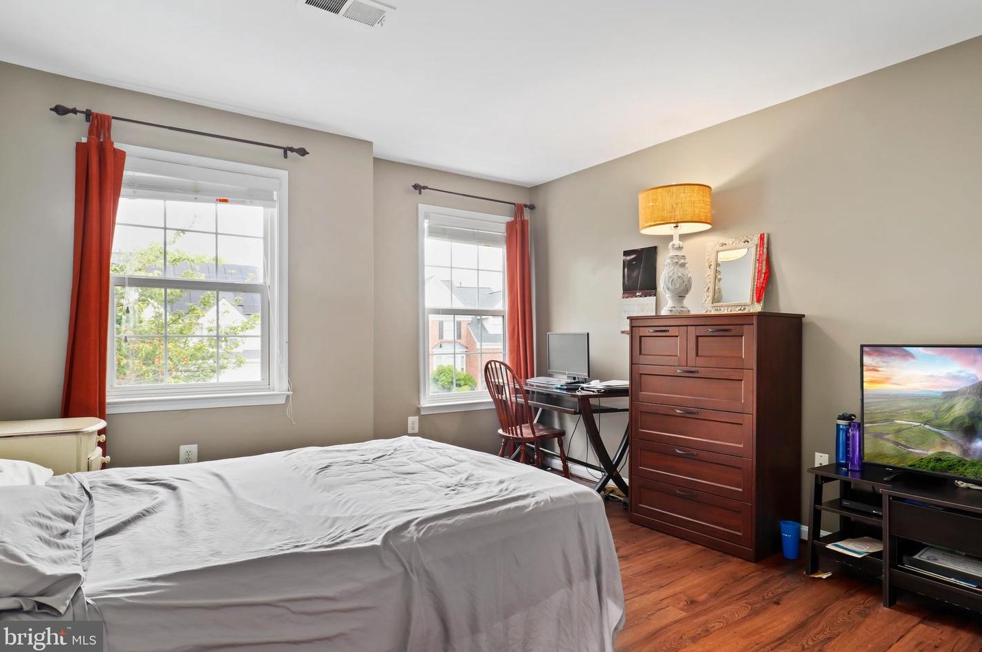 20797 Iris Dr, Dulles VA  20165-8712 exterior