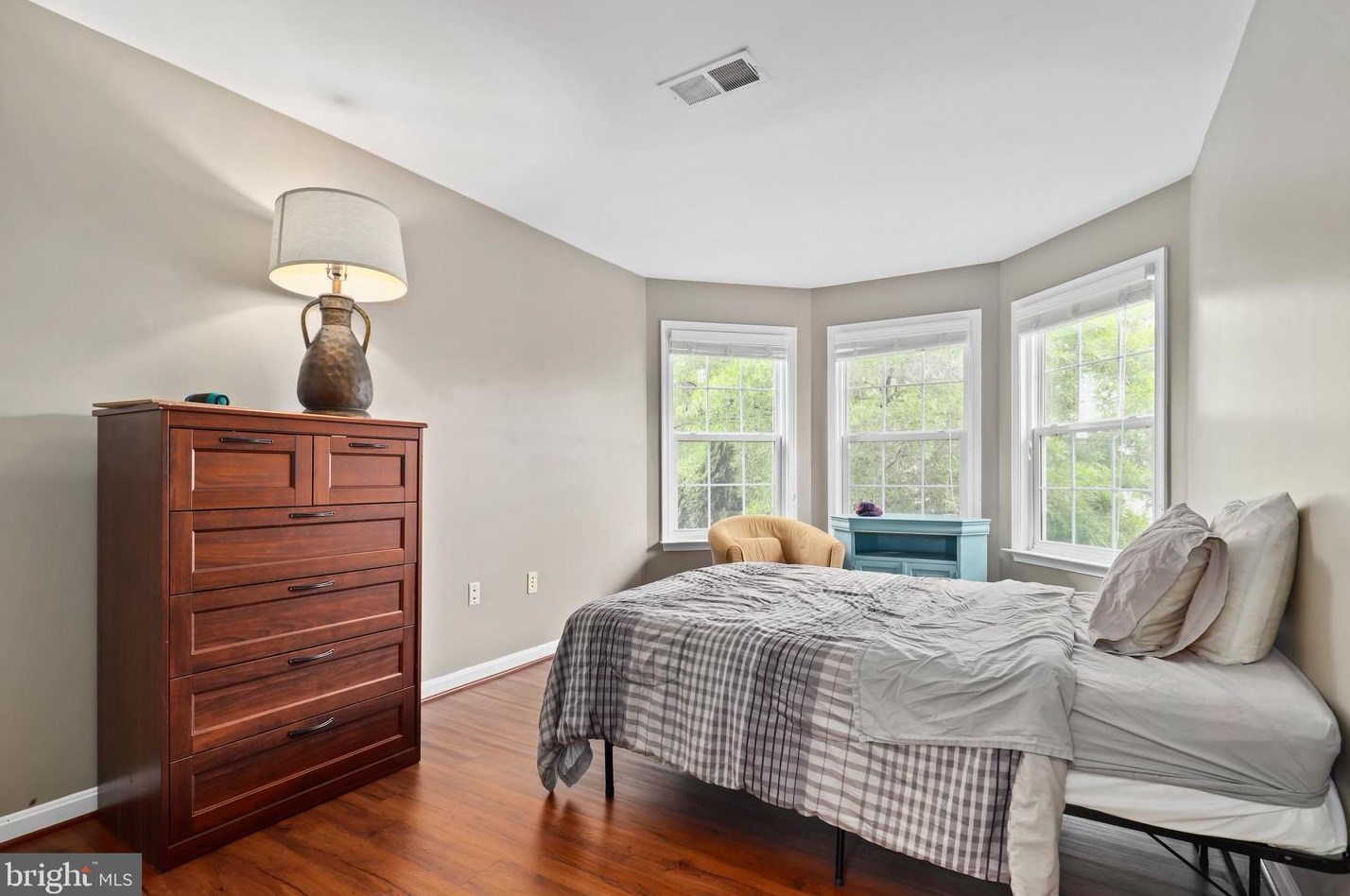 20797 Iris Dr, Dulles VA  20165-8712 exterior