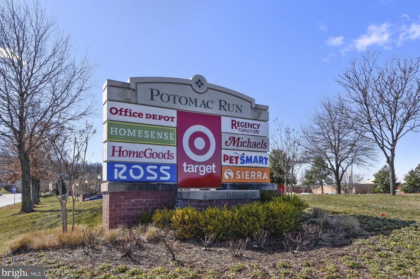 46580 Drysdale Ter, Dulles VA  20165-4315 exterior