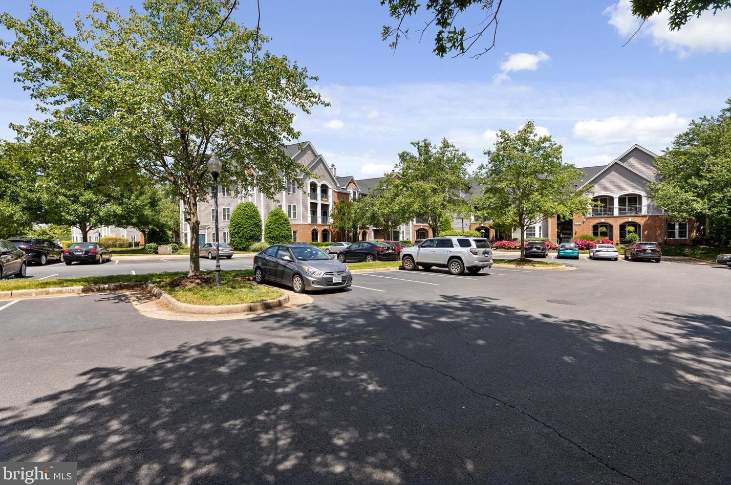20419 Riverbend Sq, Dulles VA  20165-4308 exterior