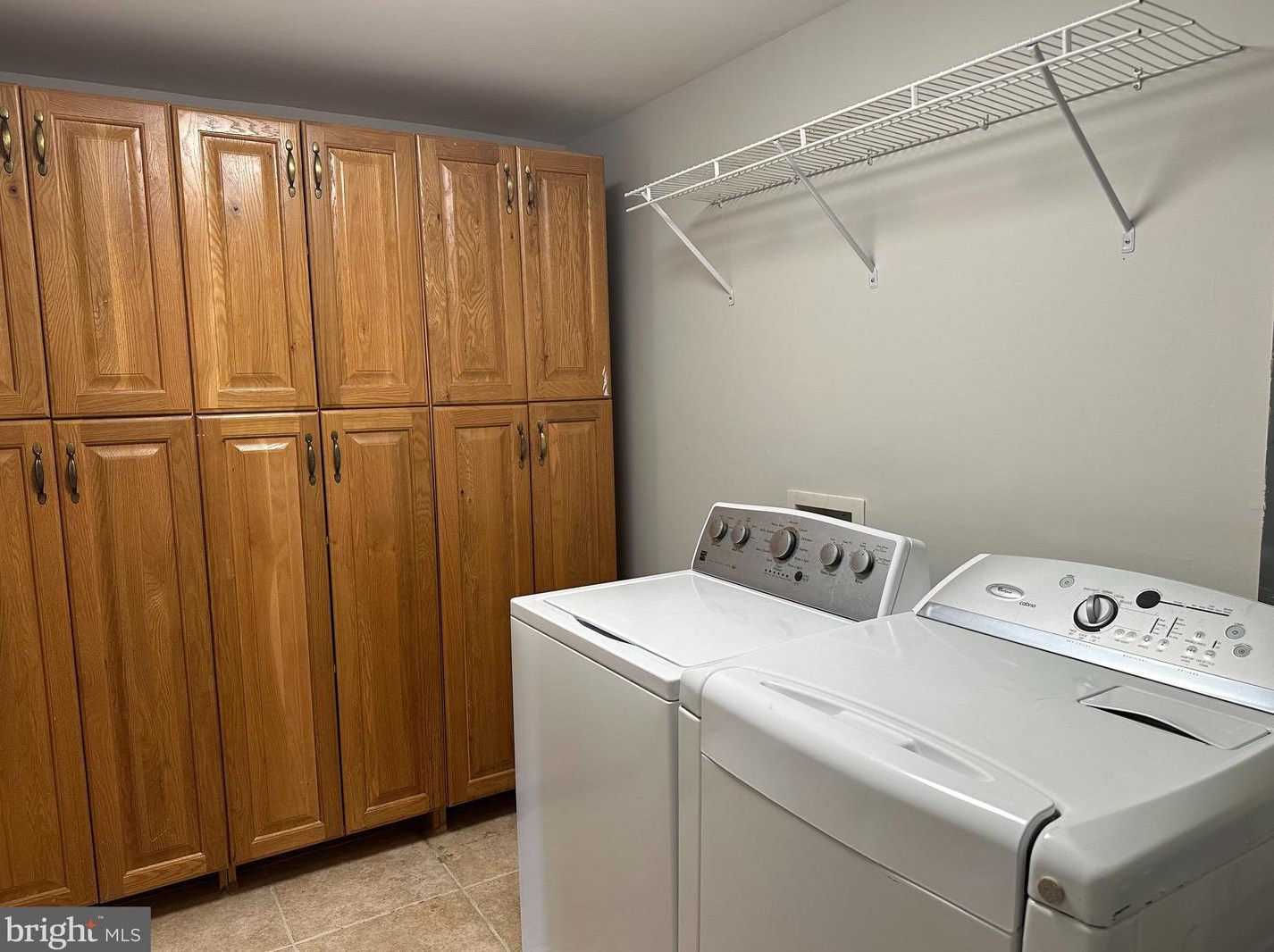 115 Johnson Rd, Dulles VA 20164-2624 exterior