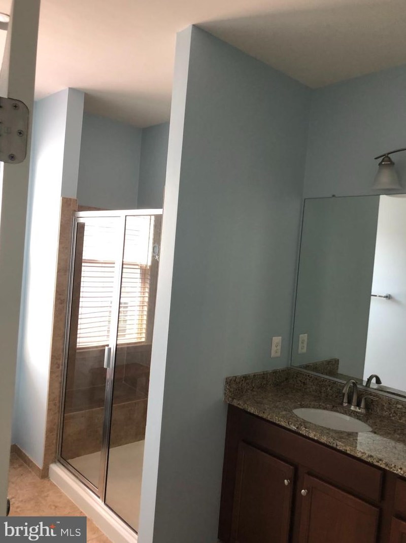 42342 Benfold Sq, Ashburn VA 20148-7610 exterior