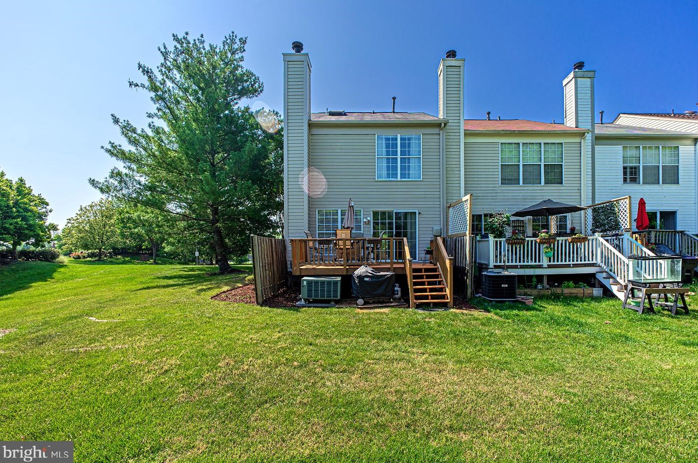 43322 Railstop Ter, Ashburn VA 20147-5331 exterior