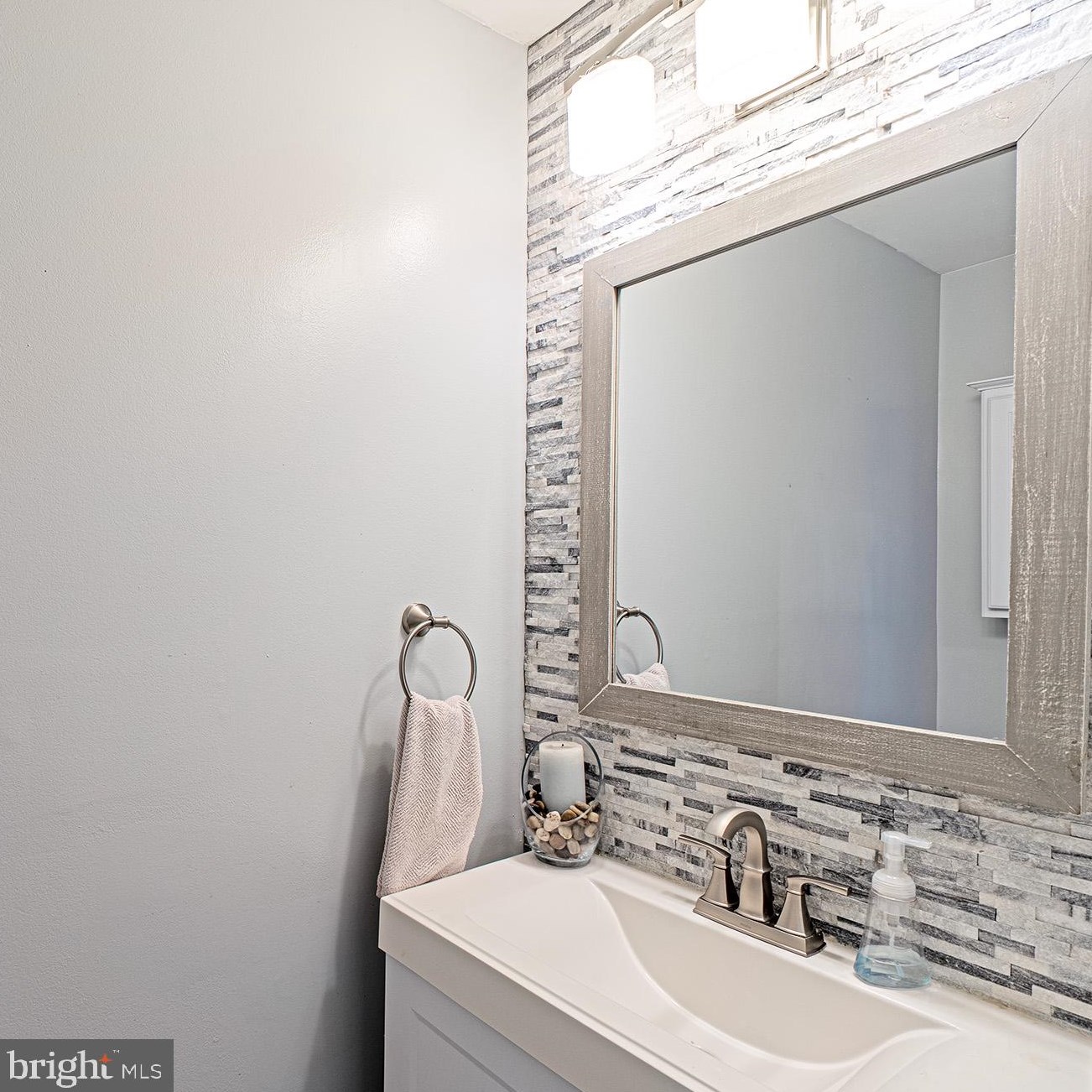 43322 Railstop Ter, Ashburn VA 20147-5331 exterior