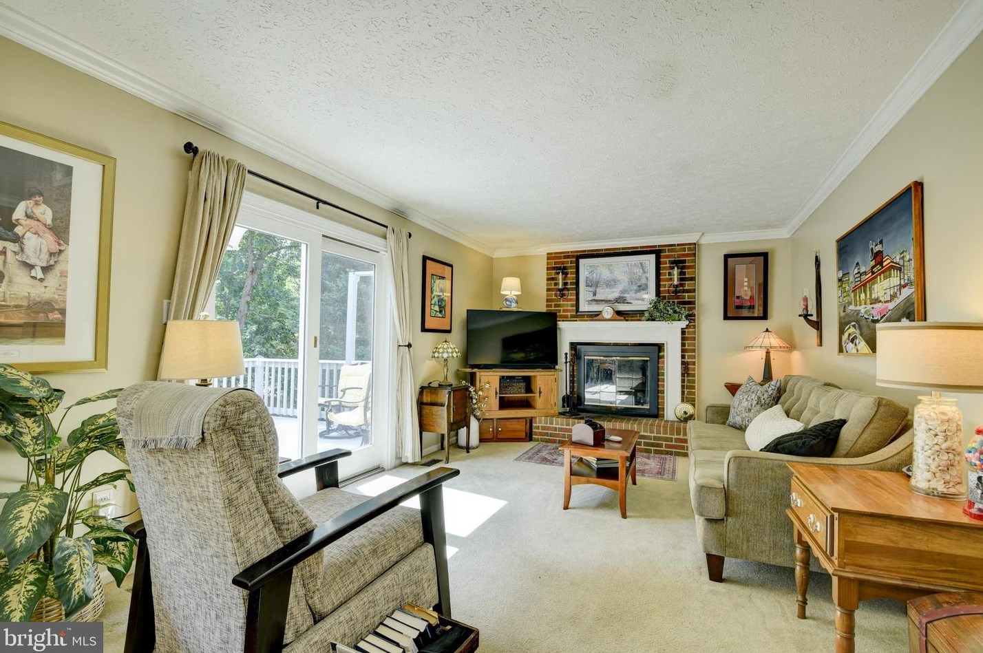110 Sue Ann Ct, Dulles VA  20164-1923 exterior