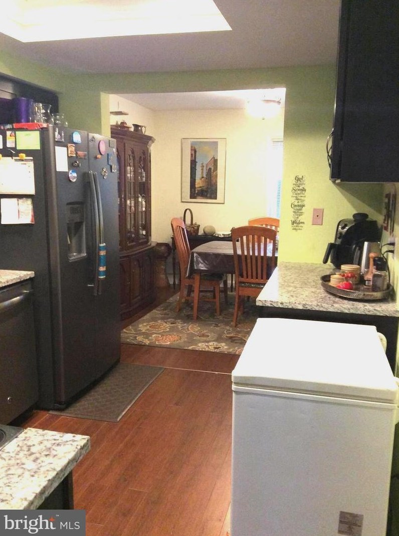 123 Willow Pl, Dulles VA 20164-1626 exterior