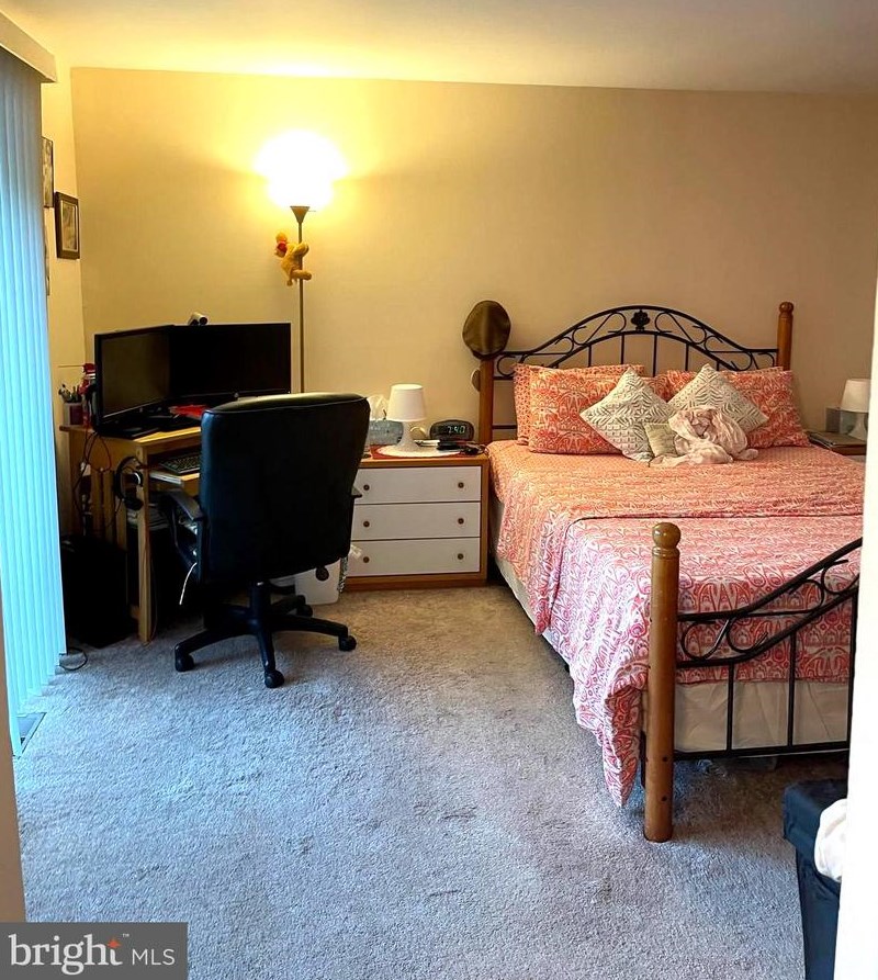 123 Willow Pl, Dulles VA 20164-1626 exterior