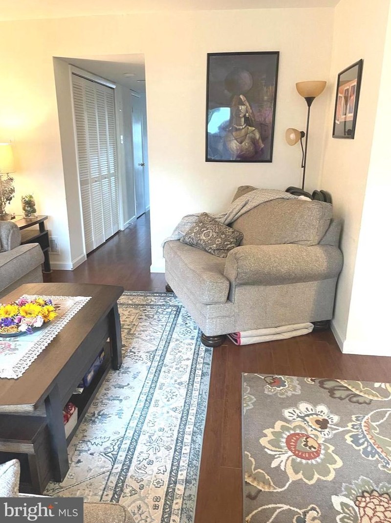 123 Willow Pl, Dulles VA 20164-1626 exterior