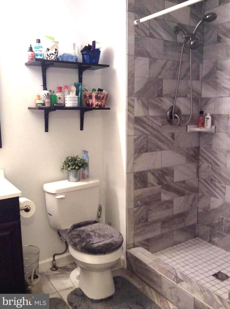 123 Willow Pl, Dulles VA 20164-1626 exterior