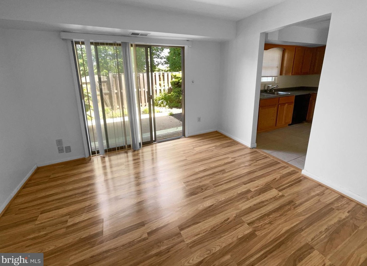 894 Holborn Ct, Dulles VA  20164-4801 exterior