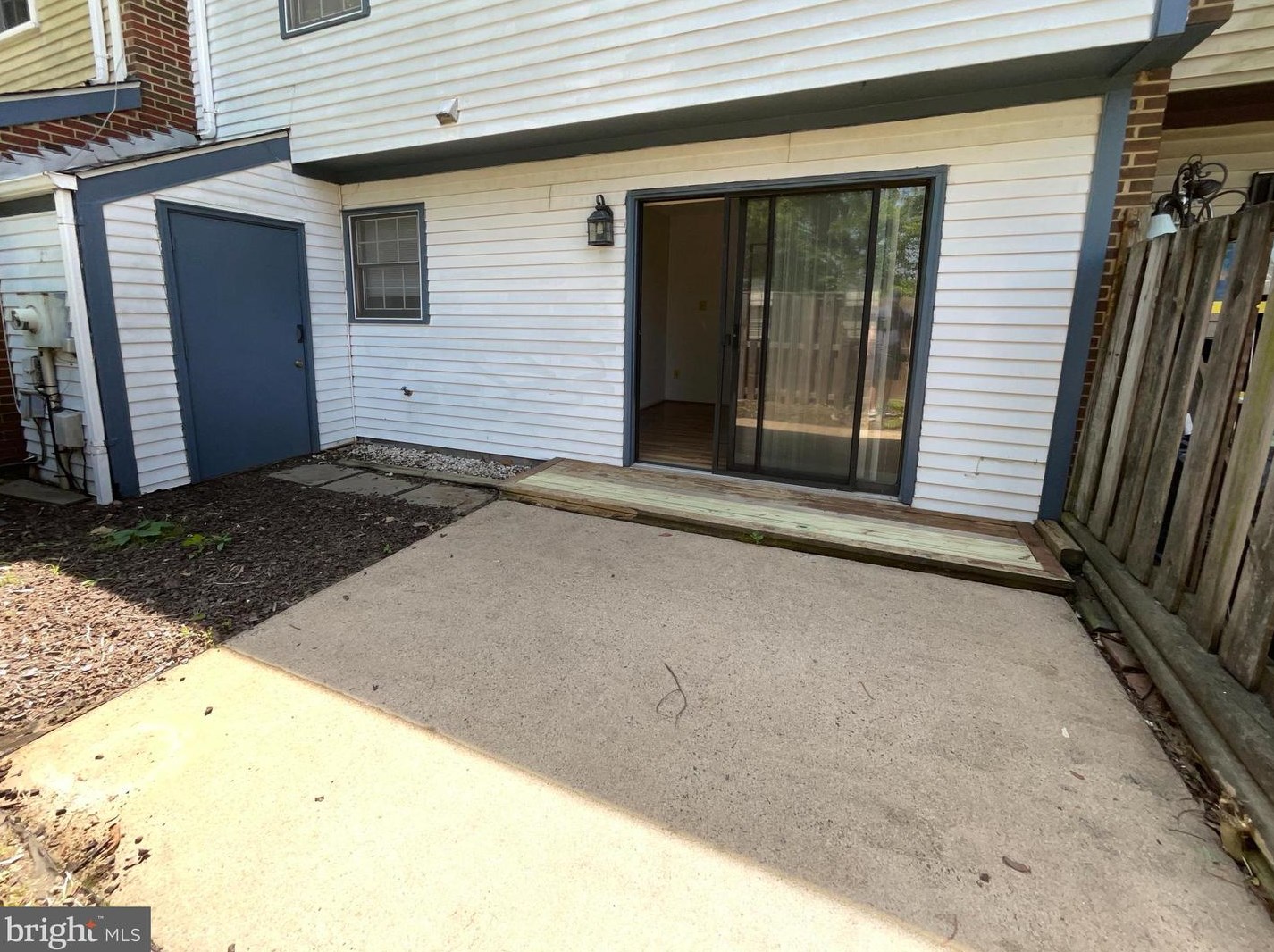 894 Holborn Ct, Dulles VA  20164-4801 exterior