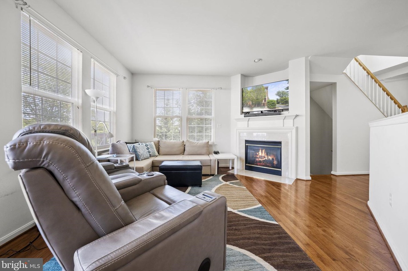 20856 Quay Ln, Dulles VA 20165-8739 exterior