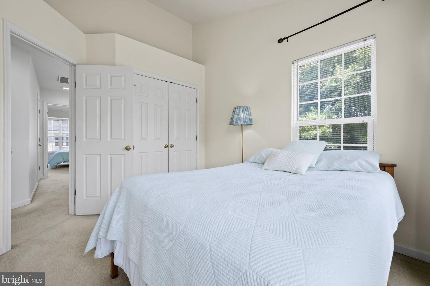 20856 Quay Ln, Dulles VA 20165-8739 exterior