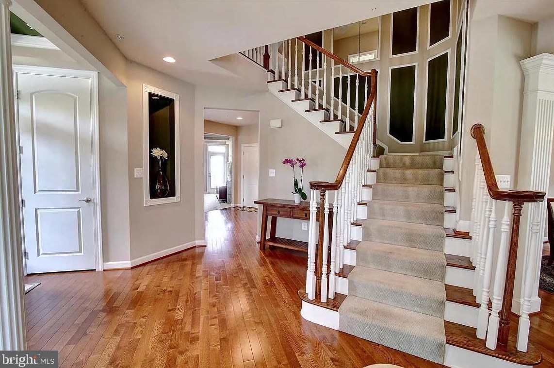 24916 Avonlea Dr, Fairfax VA  20152-4101 exterior