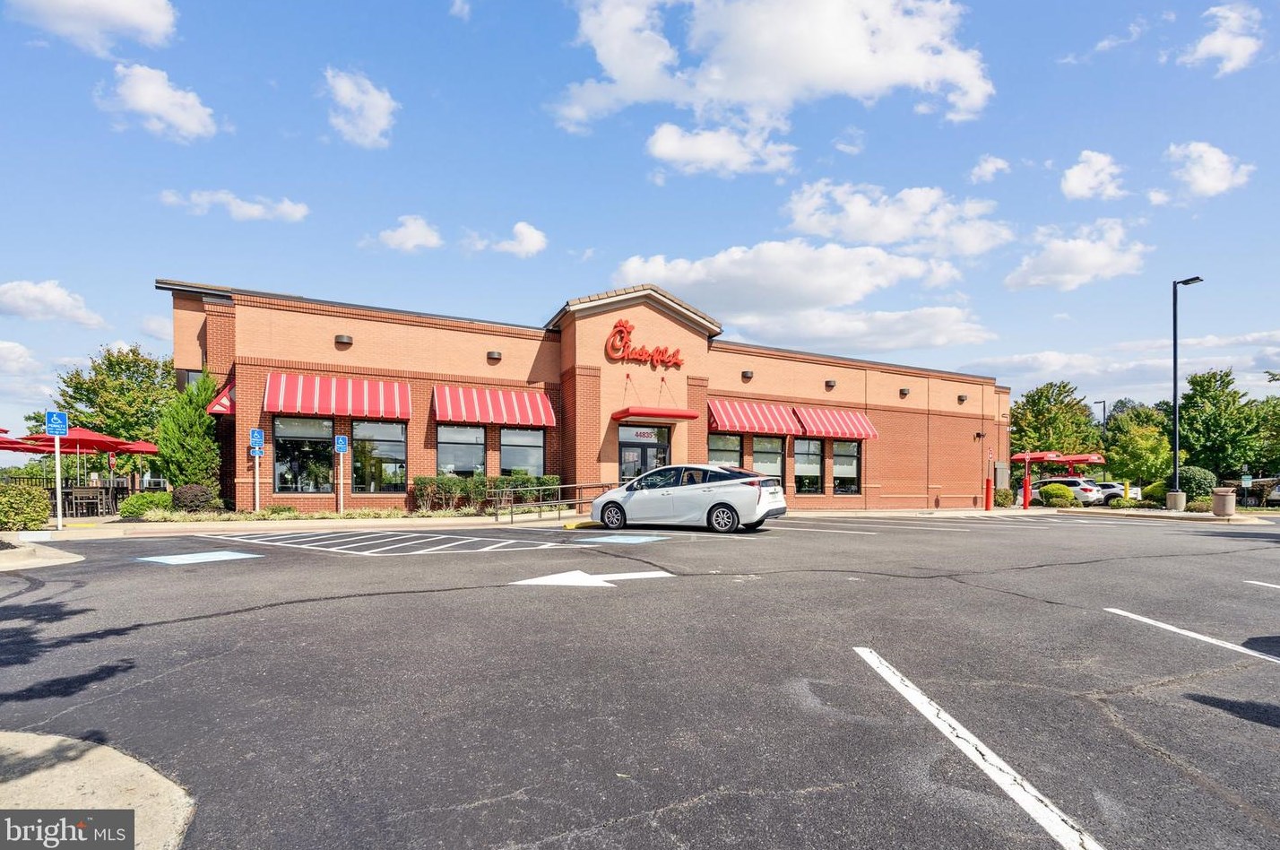 20311 Beechwood Ter, Ashburn VA  20147-2710 exterior
