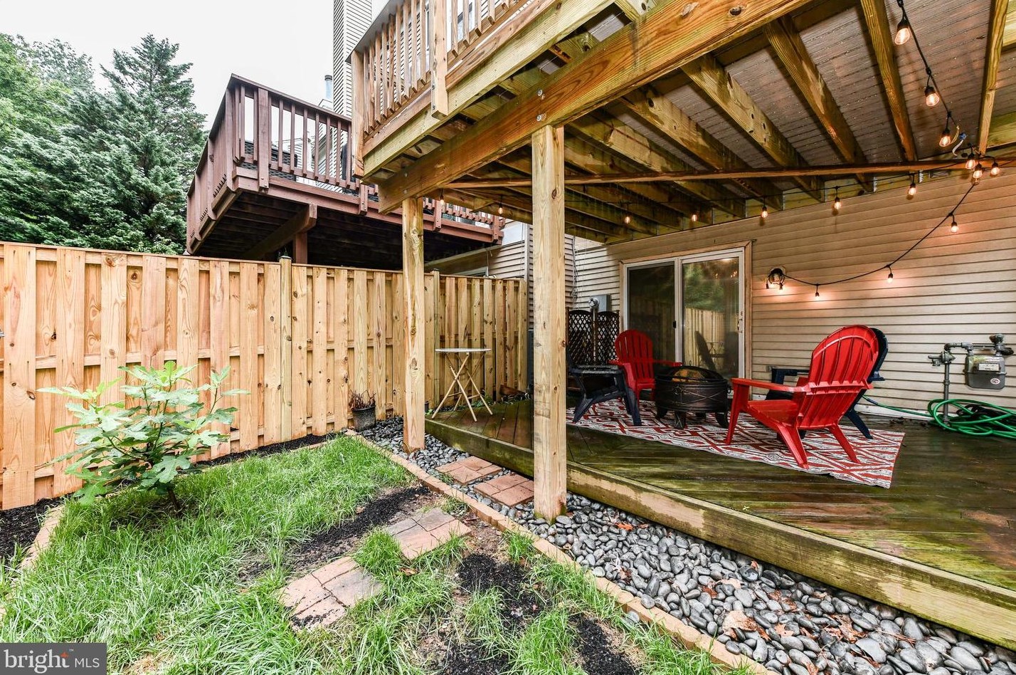 43792 Laburnum Sq, Ashburn VA  20147-5443 exterior