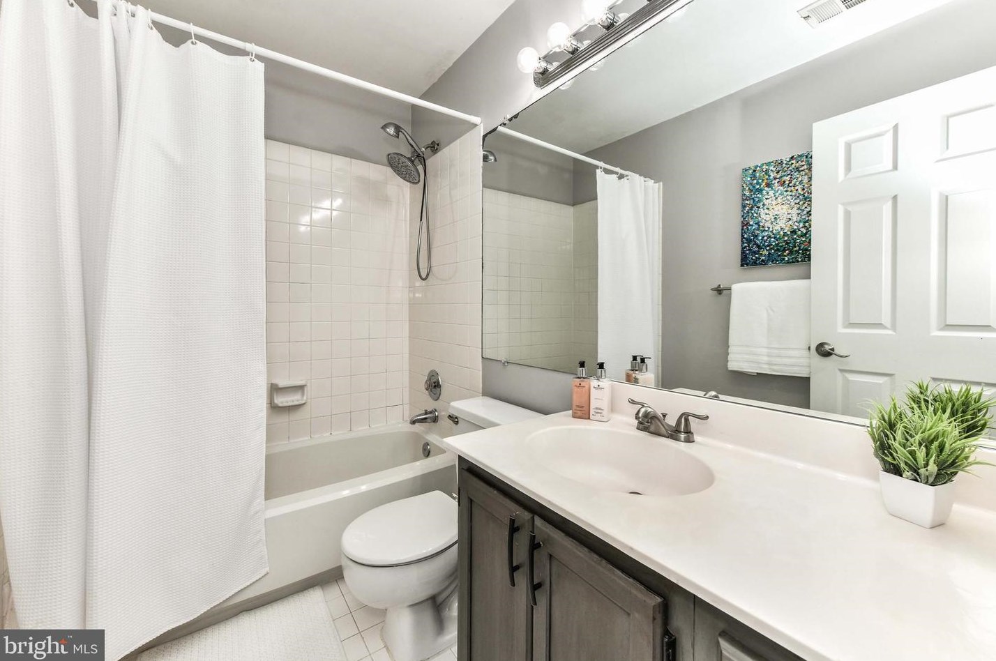 43792 Laburnum Sq, Ashburn VA  20147-5443 exterior