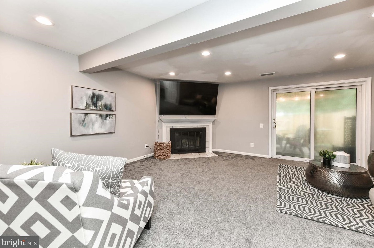 43792 Laburnum Sq, Ashburn VA  20147-5443 exterior