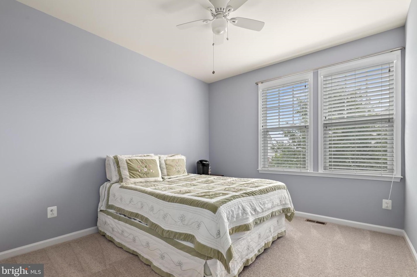 42463 Benfold Sq, Ashburn VA 20148-7610 exterior