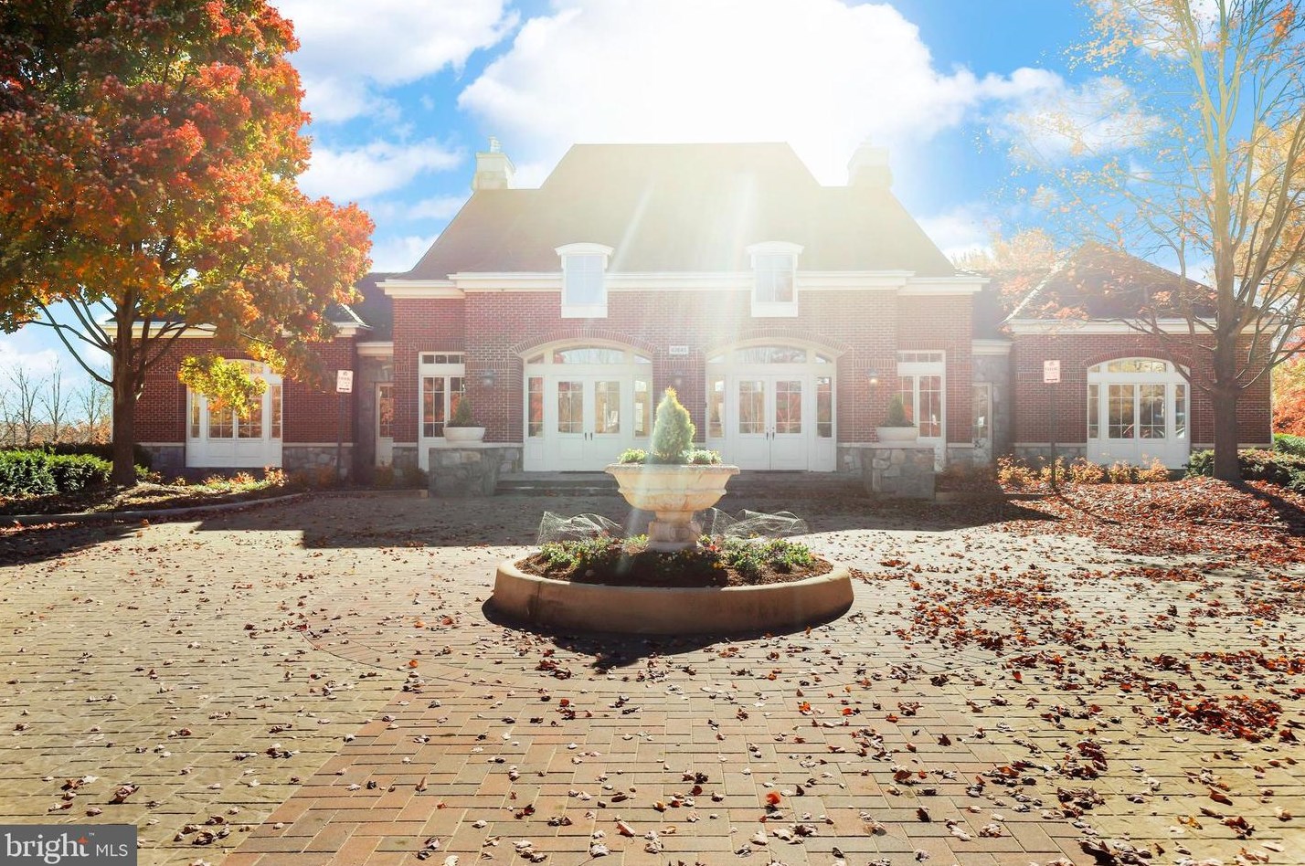 42463 Benfold Sq, Ashburn VA 20148-7610 exterior