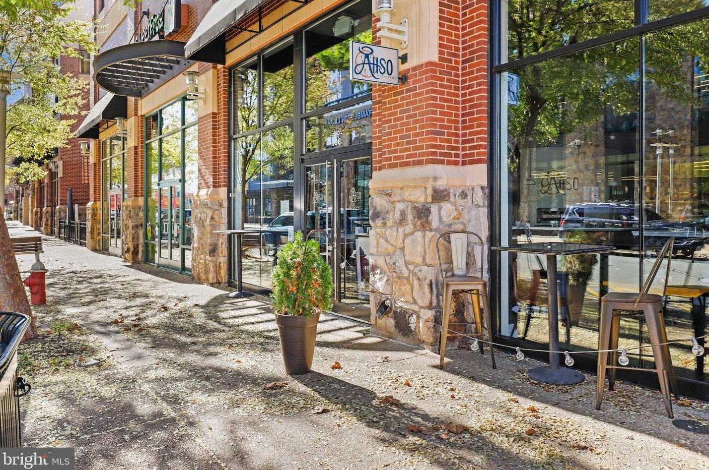 42463 Benfold Sq, Ashburn VA 20148-7610 exterior