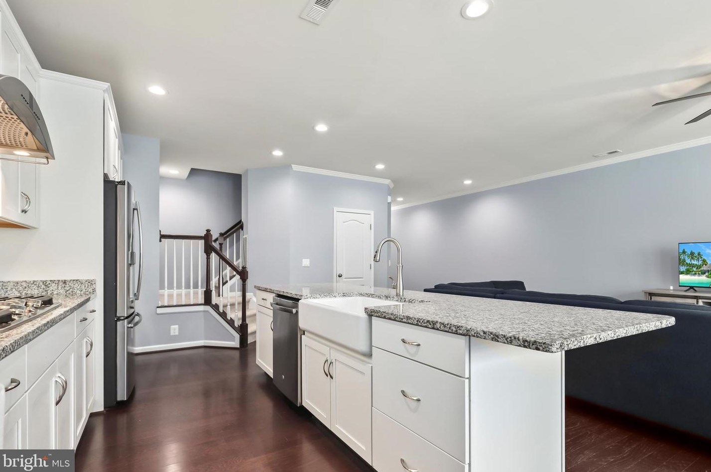 42463 Benfold Sq, Ashburn VA 20148-7610 exterior