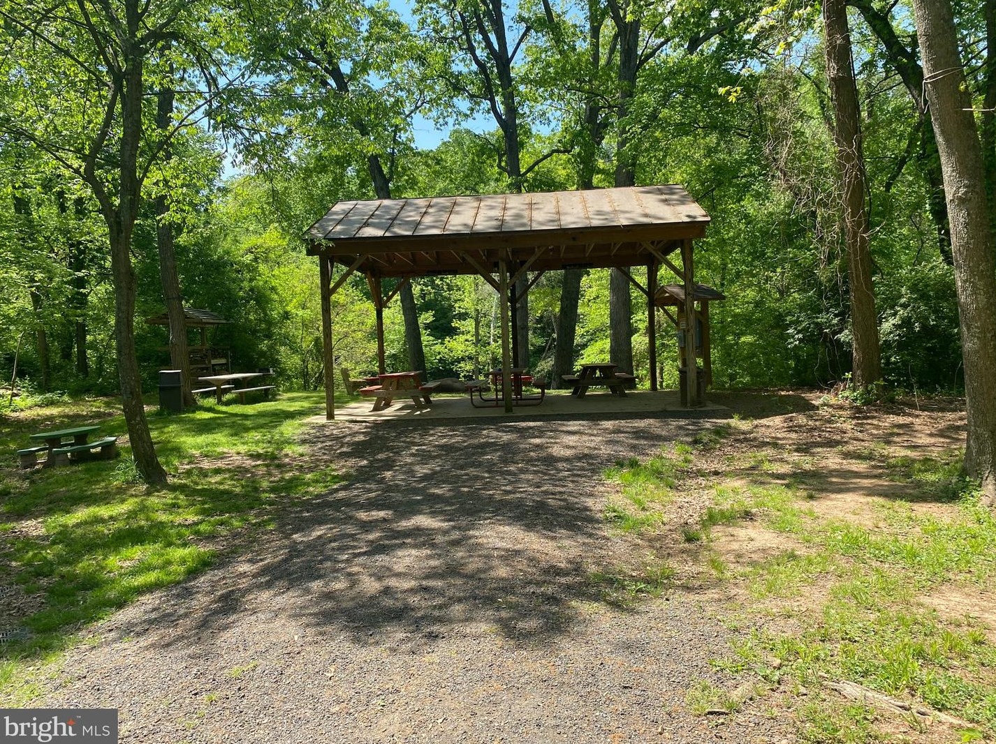 20470 Broad Run Dr, Sterling VA  20165-2511 exterior