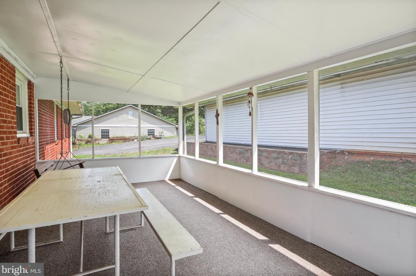 20470 Broad Run Dr, Sterling VA  20165-2511 exterior