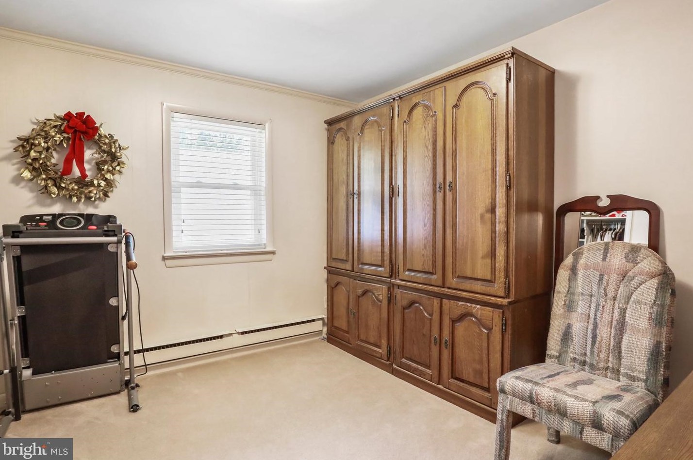 20470 Broad Run Dr, Sterling VA  20165-2511 exterior