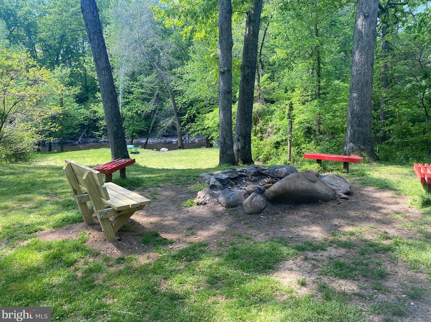 20470 Broad Run Dr, Sterling VA  20165-2511 exterior