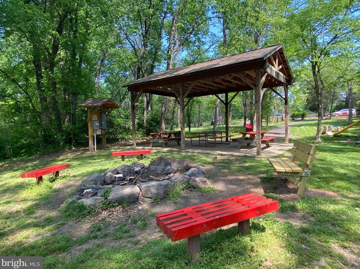 20470 Broad Run Dr, Sterling VA  20165-2511 exterior